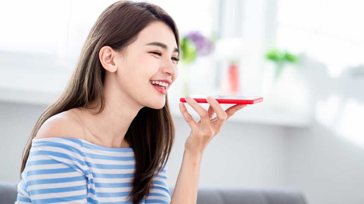 voice-recognition-talking-to-a-smartphone