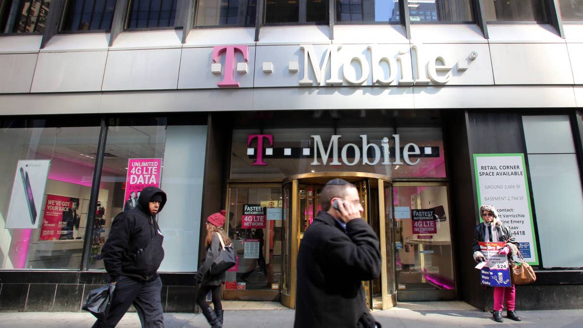 T-Mobile’s partnership with Starlink hits unexpected turbulence